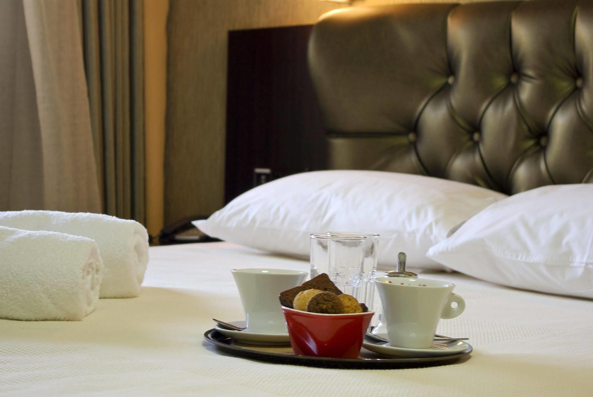 Principal New Leisure Hotel Paralía 外观 照片